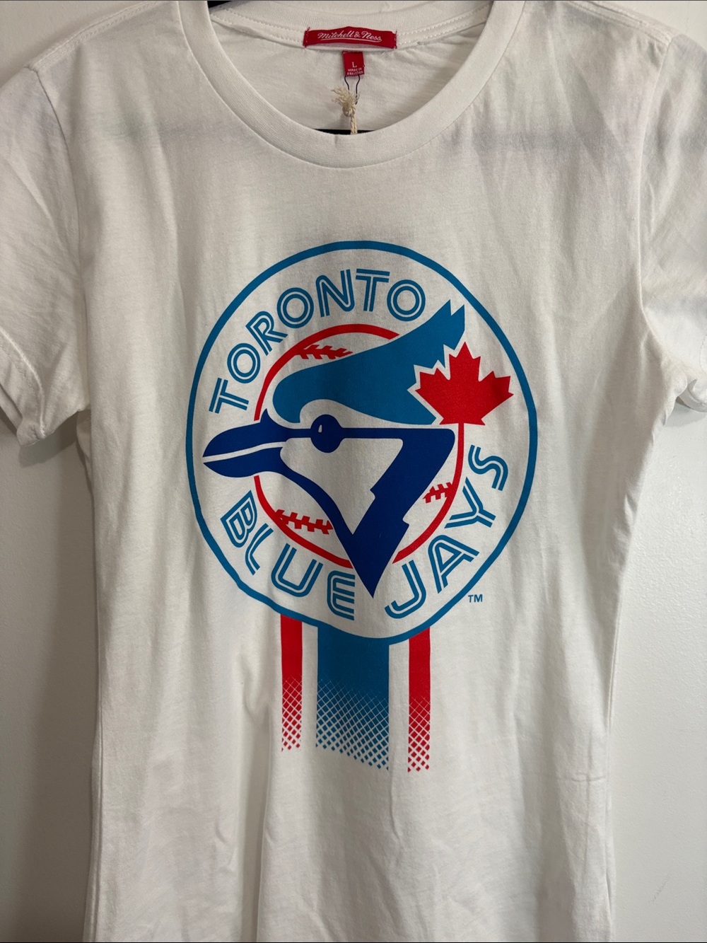 BNWT Mitchell & Ness Women’s MLB Toronto Blue Jays graphic t-shirt size L - Picture 3 of 4